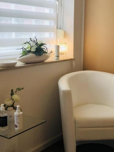 3EA85AF4-B3CD-4CC2-B79F-80C1CD82D251