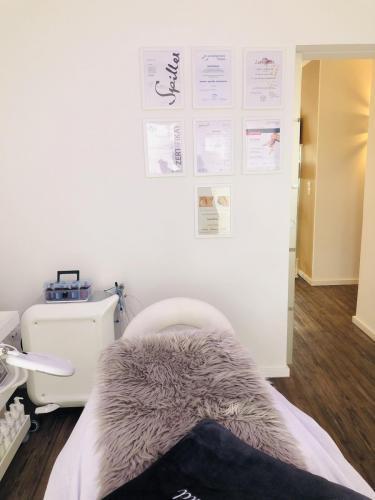 B74A48B5-8305-44DC-891F-0A64247B568C