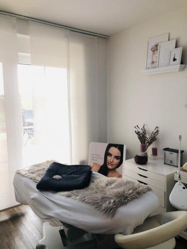 C67DD39F-3B97-46D3-8196-7F0B99EF53C6