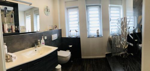 CD7DFE7C-B260-4B5E-BACD-87AD76C5F734